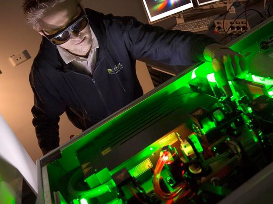 3D激光打印玻璃芯片 创造了标准光纤电缆的新速度记录