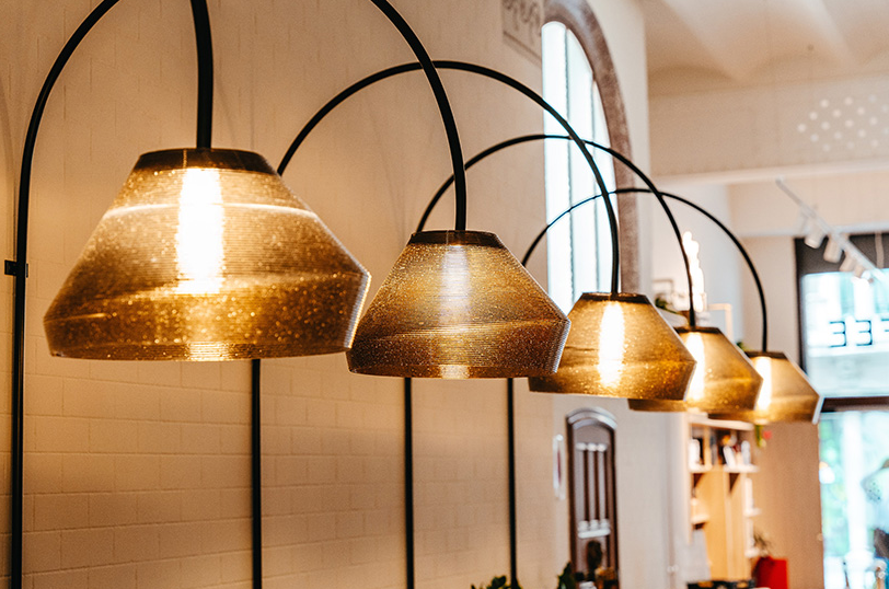 LOWPOLY 推出用咖啡渣制成的3D打印家具