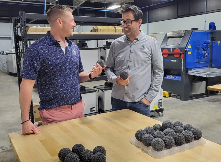 初创公司Accel Digital Solutions开发的3D打印静音匹克球问世