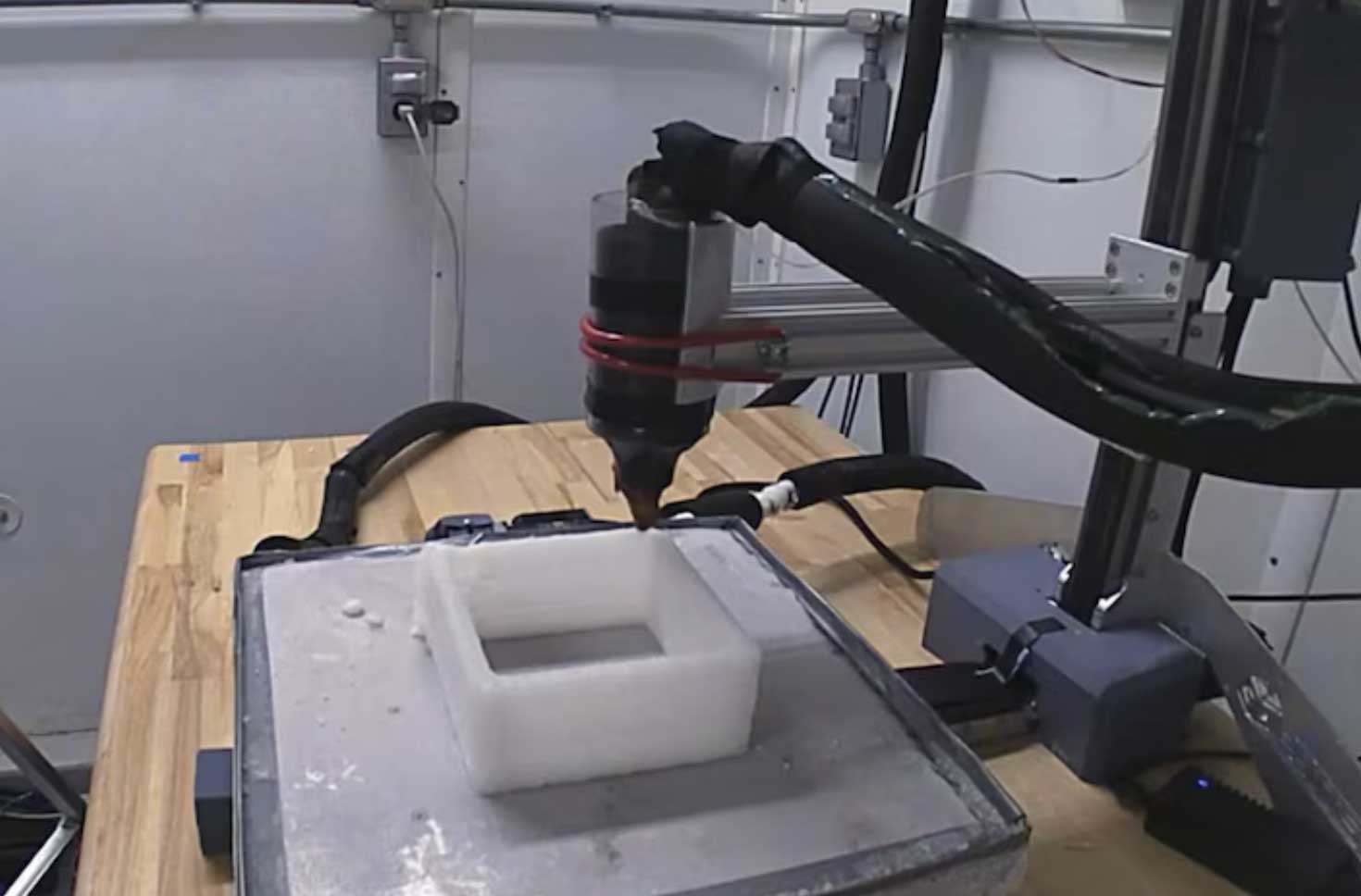 寒区研究与工程实验室（CRREL）3D打印冰结构