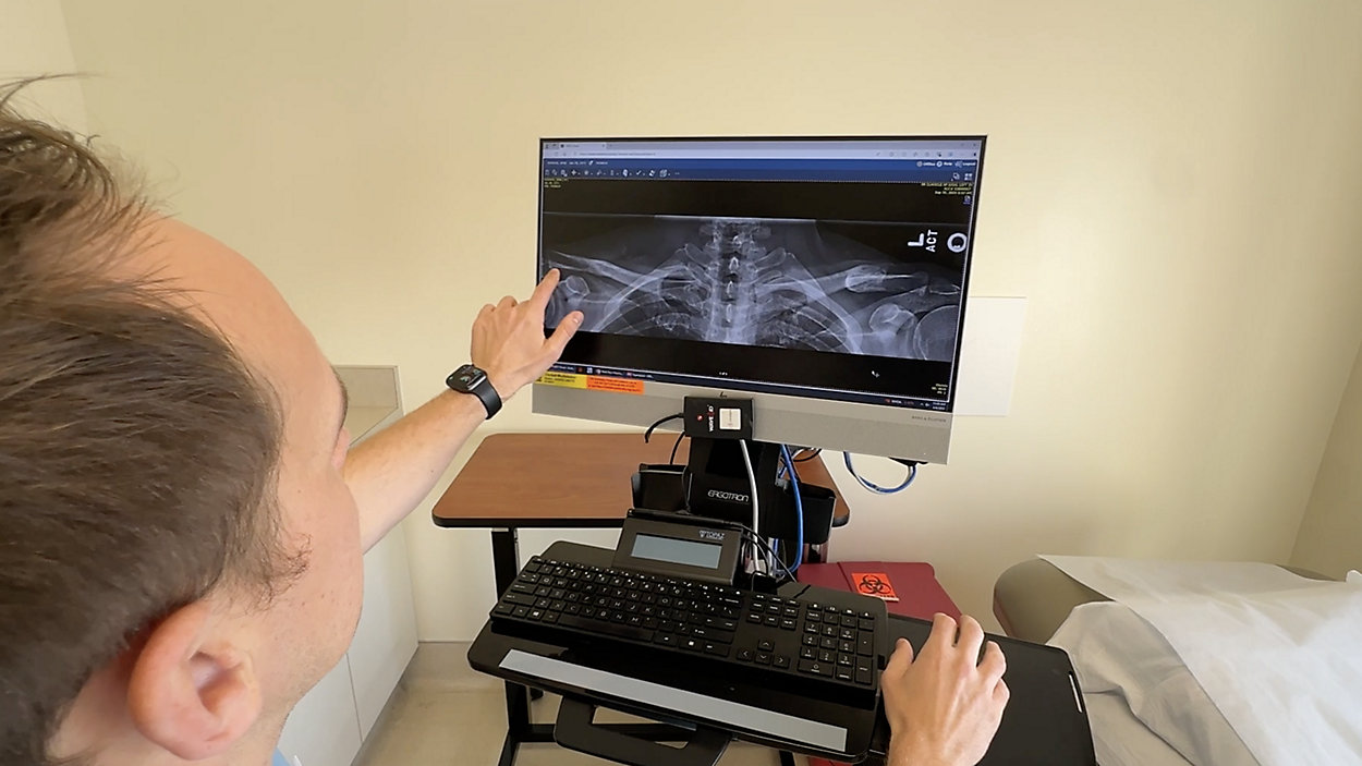 加州大学洛杉矶分校外科医生在骨科手术中使用3D打印模型