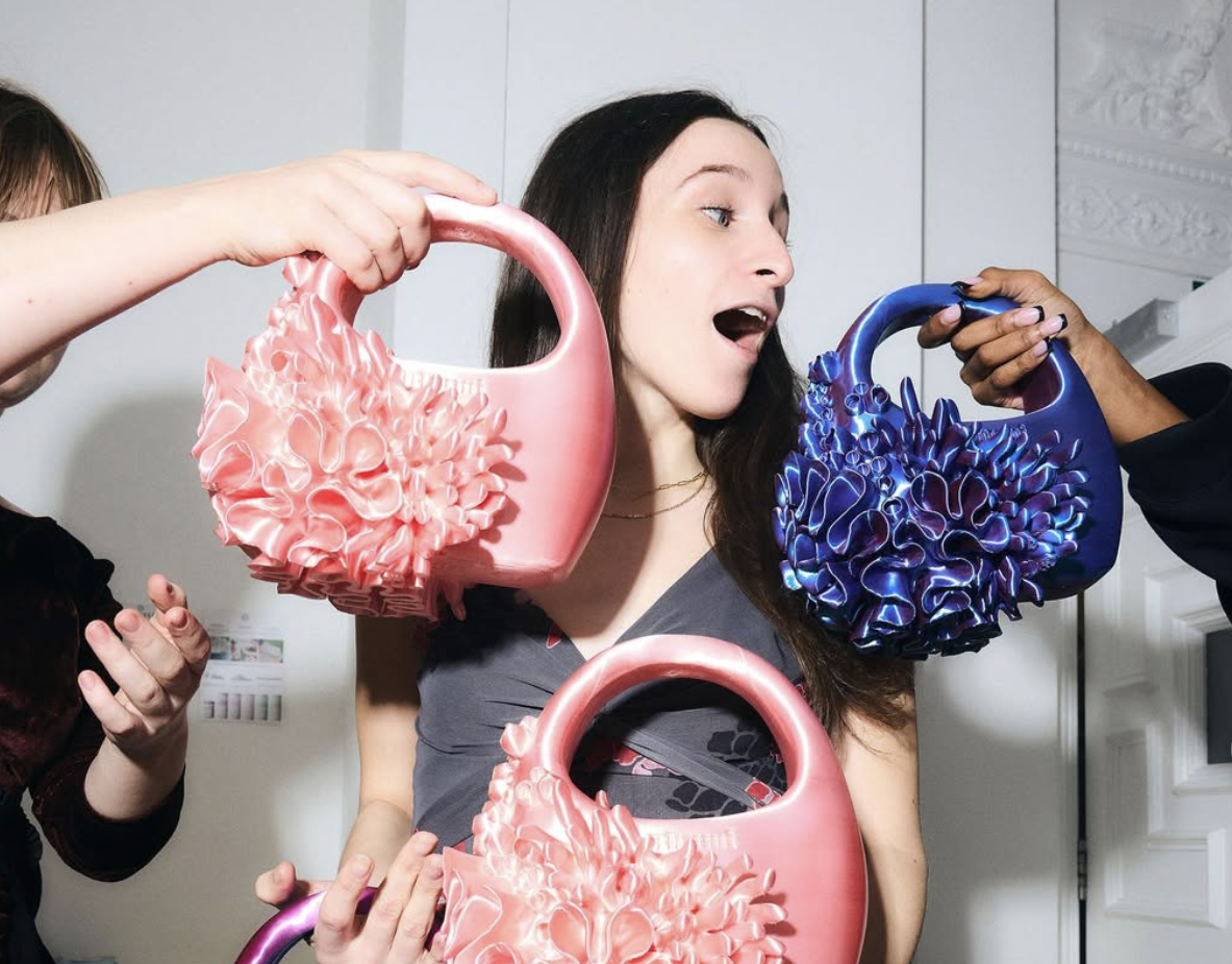 荷兰设计师Emma van Engelen在阿姆斯特丹时装周上首次亮相她的时尚品牌 Bhumi