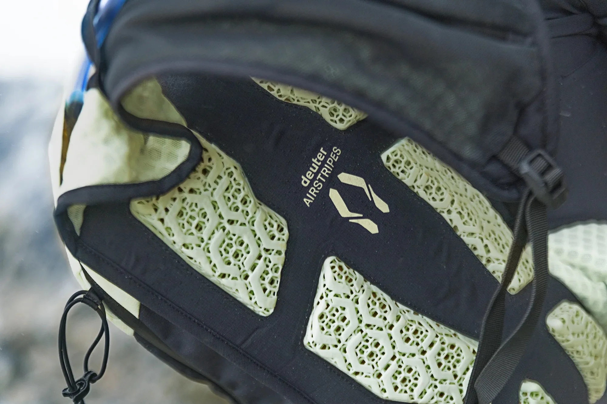 Deuter推出配备3D打印脊柱保护功能的新型山地自行车包