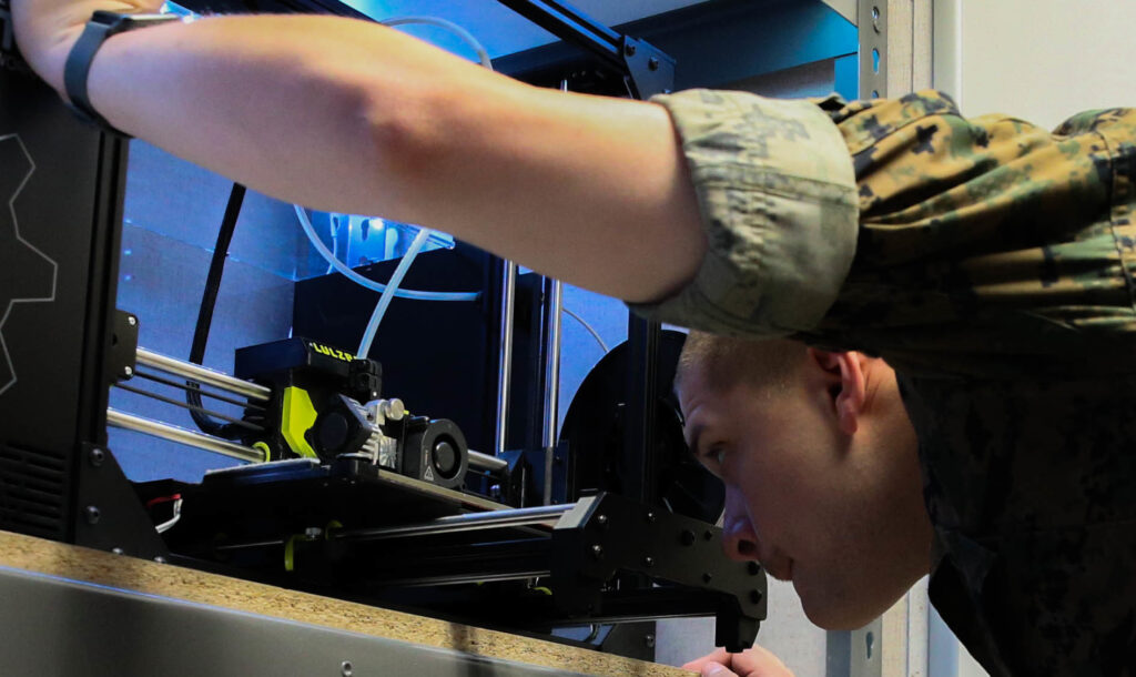 美国高级将领称3D打印机应加入战场枪支维修行列 以加快修复速度