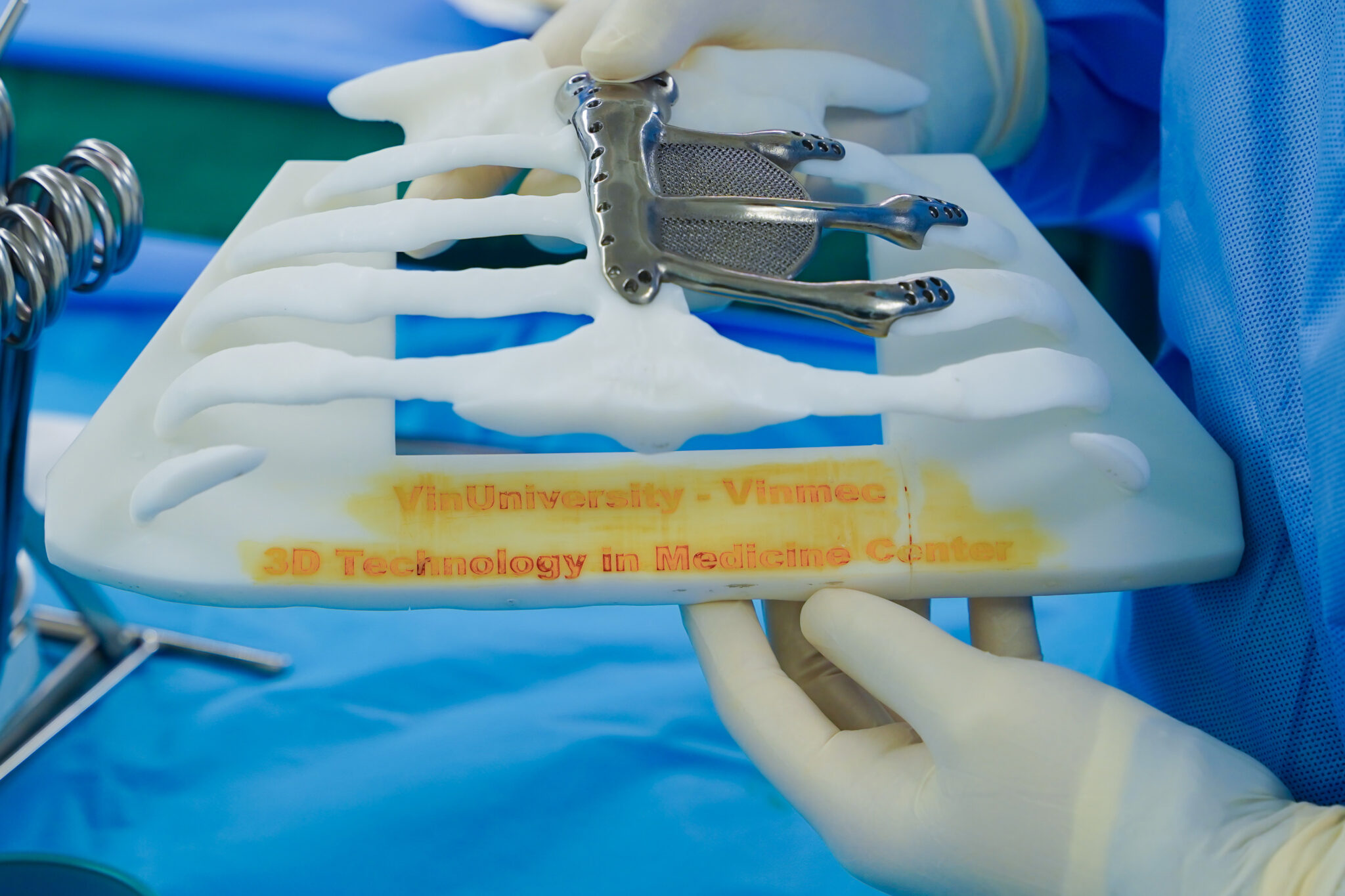 越南Vinmec公司展示其内部3D打印实验室和人工智能集成技术