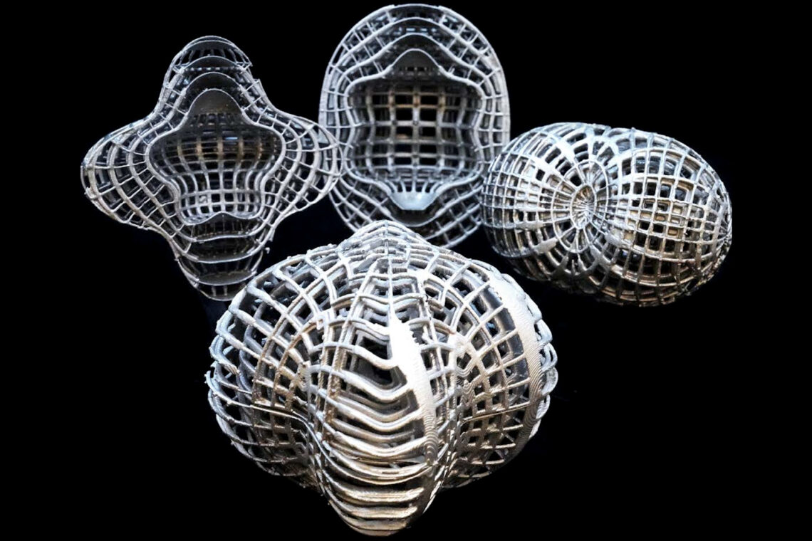 伊利诺伊大学工程师利用3D打印铝材制造出首个3D热隐形斗篷