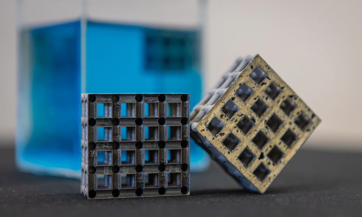 RMIT 的工程师们创造了一种3D打印的钛材料遭受严重损坏也能漂浮在水中